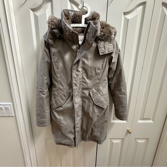 Babaton Jackets & Blazers - Aritzia Babaton Gray Plush Faux Fur Jacket removable hood  XS
